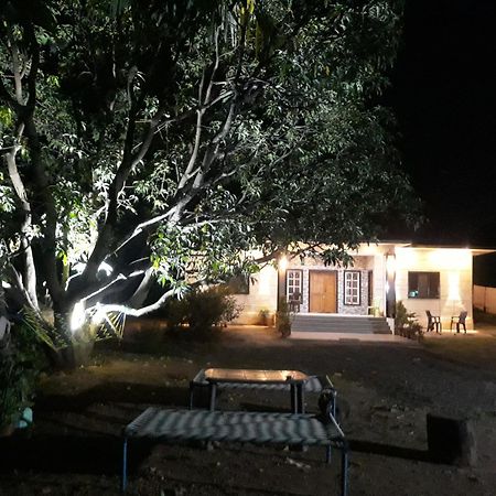 Green Valley Resort Thāl Екстериор снимка